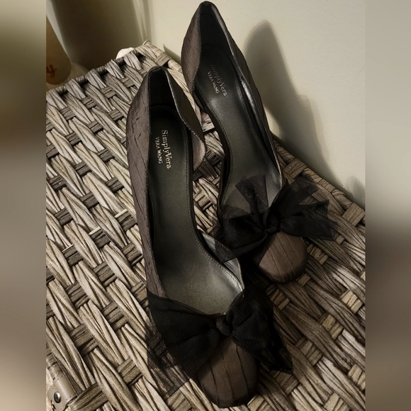 Simply Vera | Vera Wang Heels with Bow🎀 - Picture 2 of 7